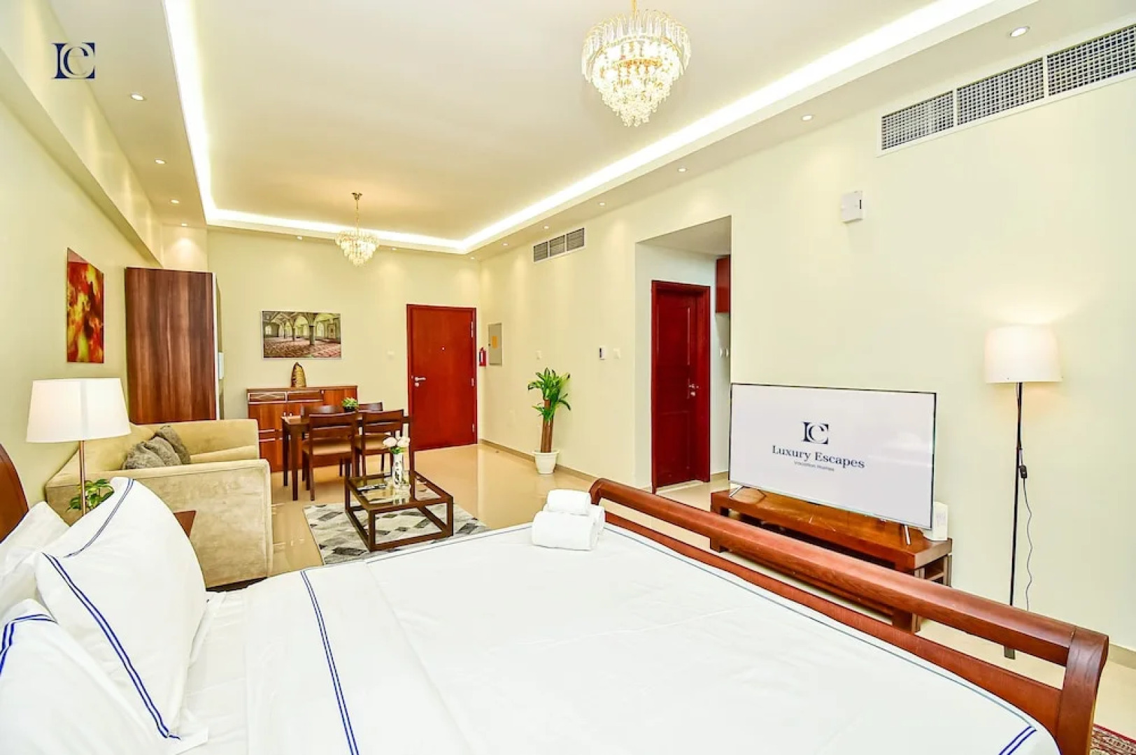 PRL Spacious studio with closed kitchen