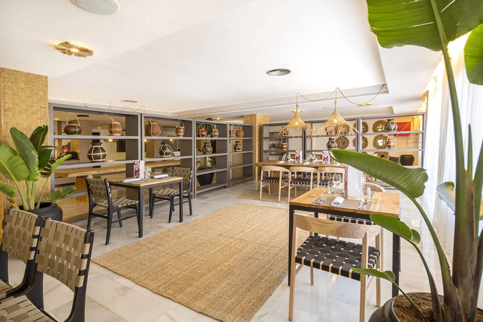 FERGUS Style Bahamas