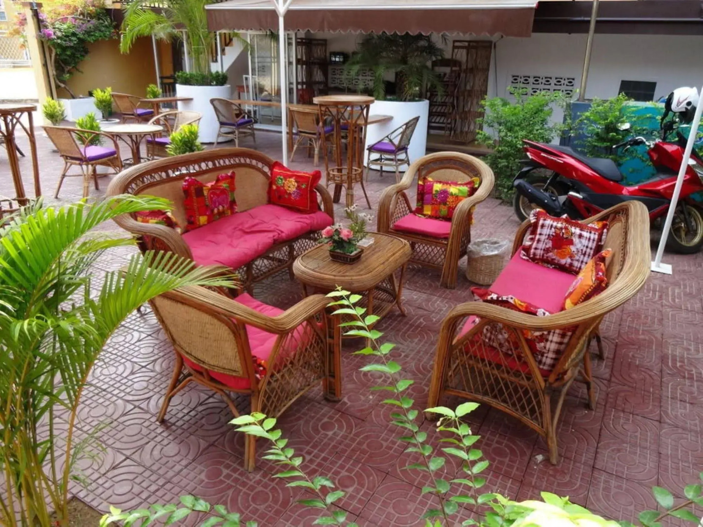 Kong Bar & Guesthouse