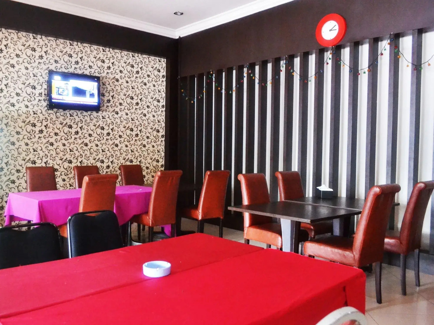 OYO 717 Hotel Dharma Utama Syariah