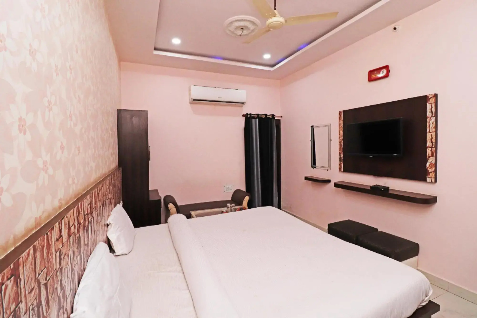 SPOT ON 43444 Hotel Alok Residency