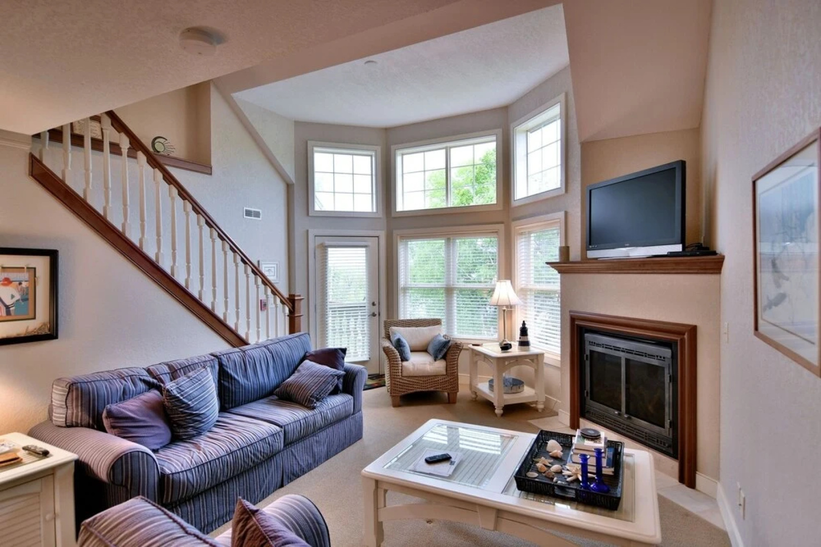 Unit 207 2 Bdrm/ 2 Ba 2 Bedroom Condo by RedAwning