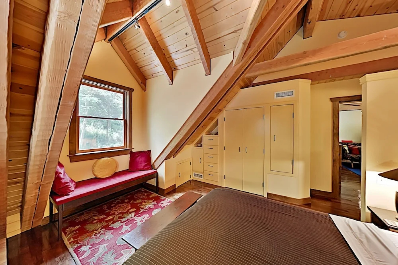 90presow 3 Bedroom Cabin