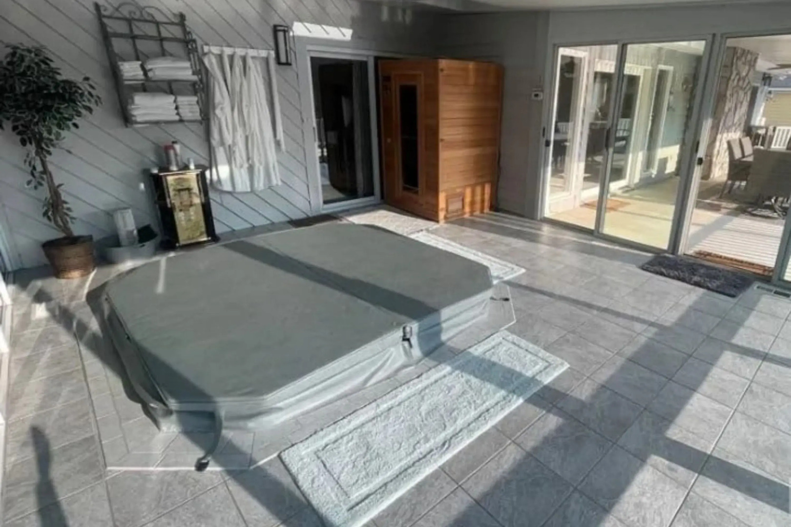 Sip, Sip Away by Avantstay Pool + Hot Tub