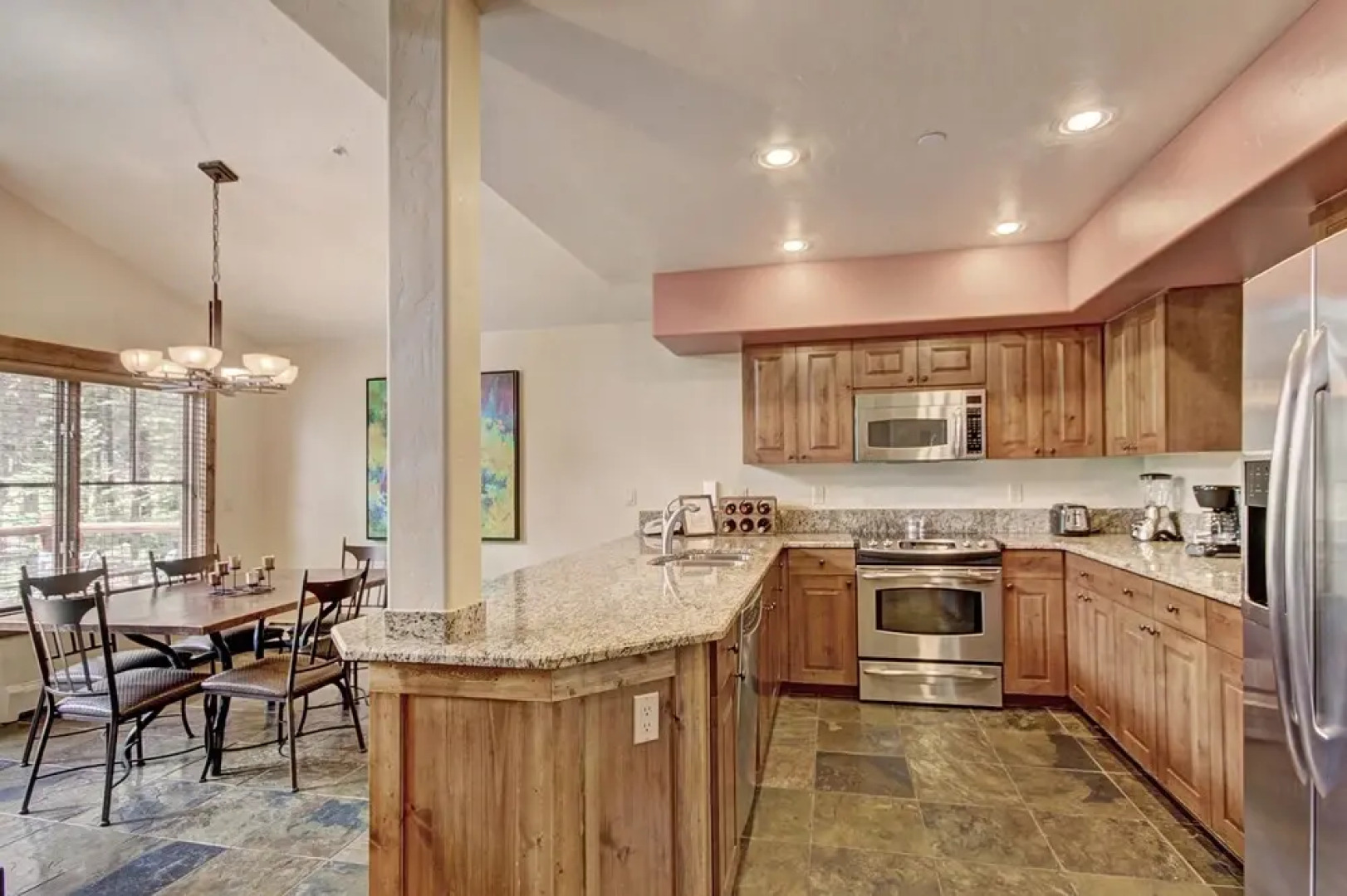 2br 2ba Winter  Walk To Historic Downtown + Gondola 2 Bedroom Townhouse by RedAwning