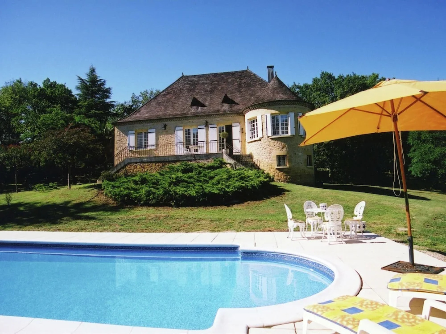 Beautiful Villa with Tennis Court in Dordogne, France