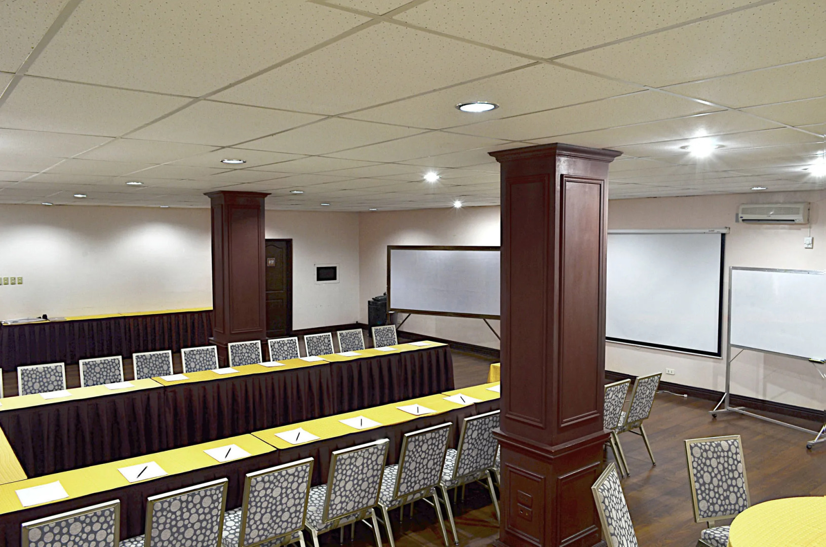 Thunderbird Resorts - Rizal