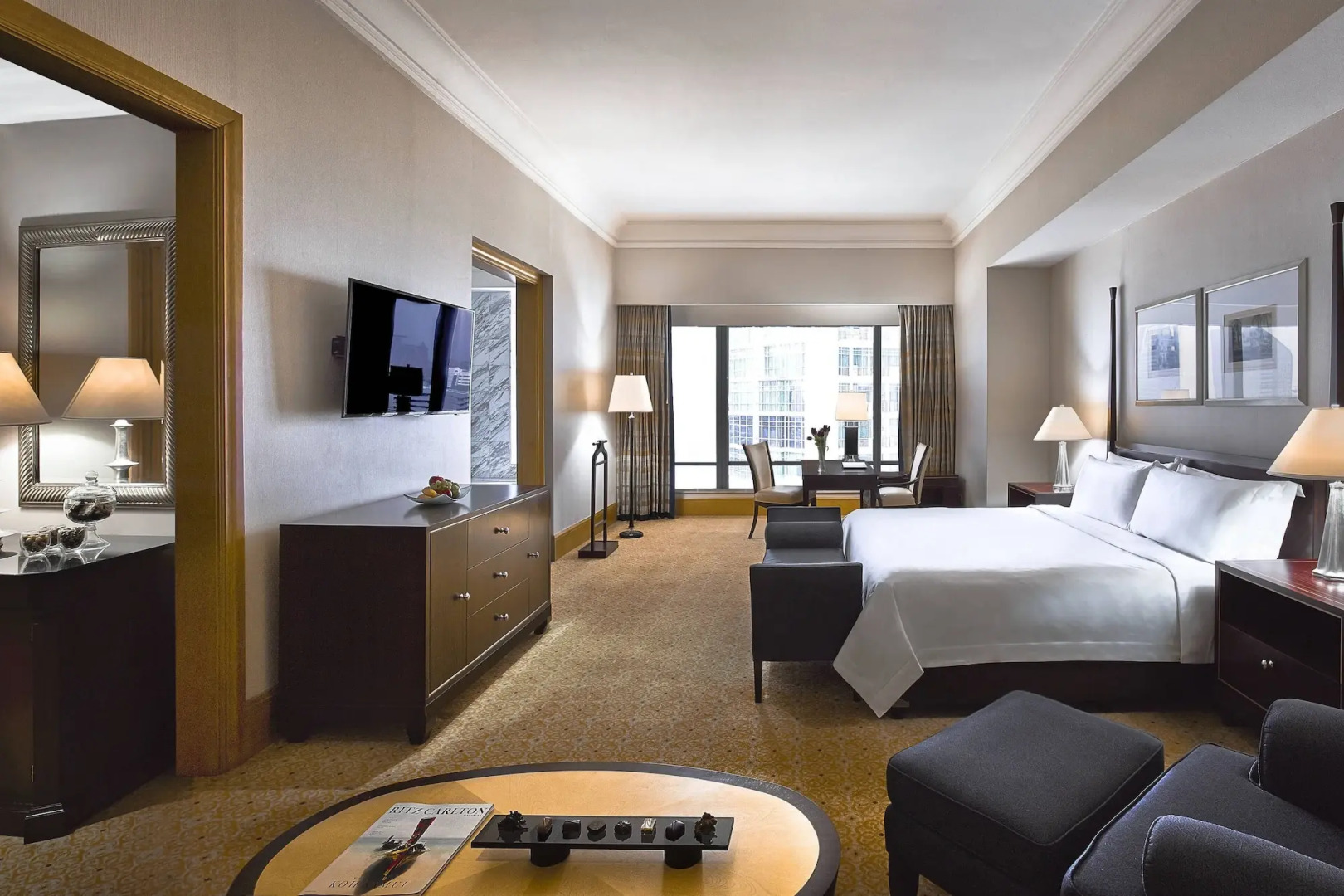 The Ritz-Carlton Jakarta, Mega Kuningan