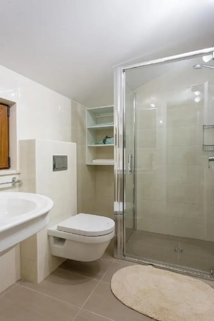 Villa Falcon Rook - Four-bedroom Villa With Terrace and Swimming Pool ID Direct Booker 1901