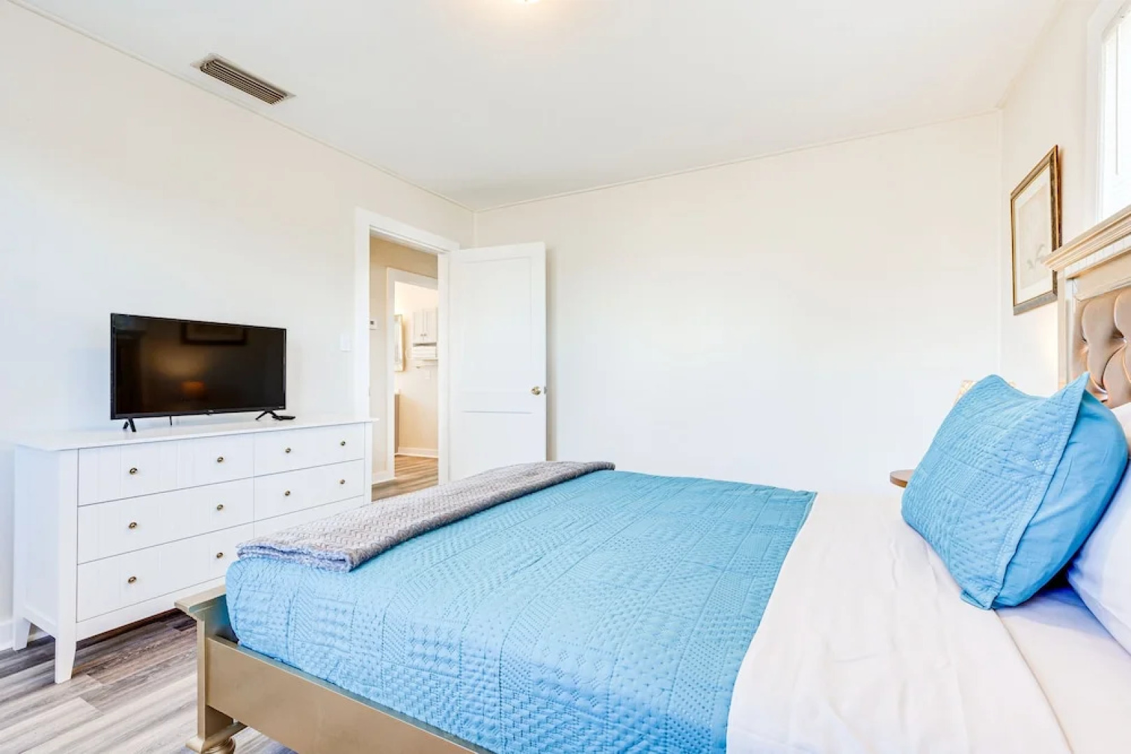 Quiet Grove Hill Cottage w/ Wraparound Deck!