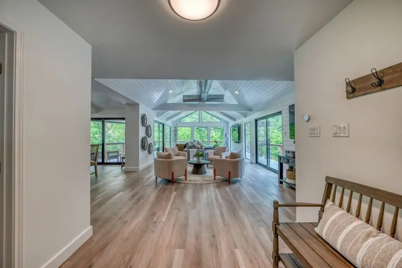 New! Luxury Riverfront Villa W/firepit & Gameroom!