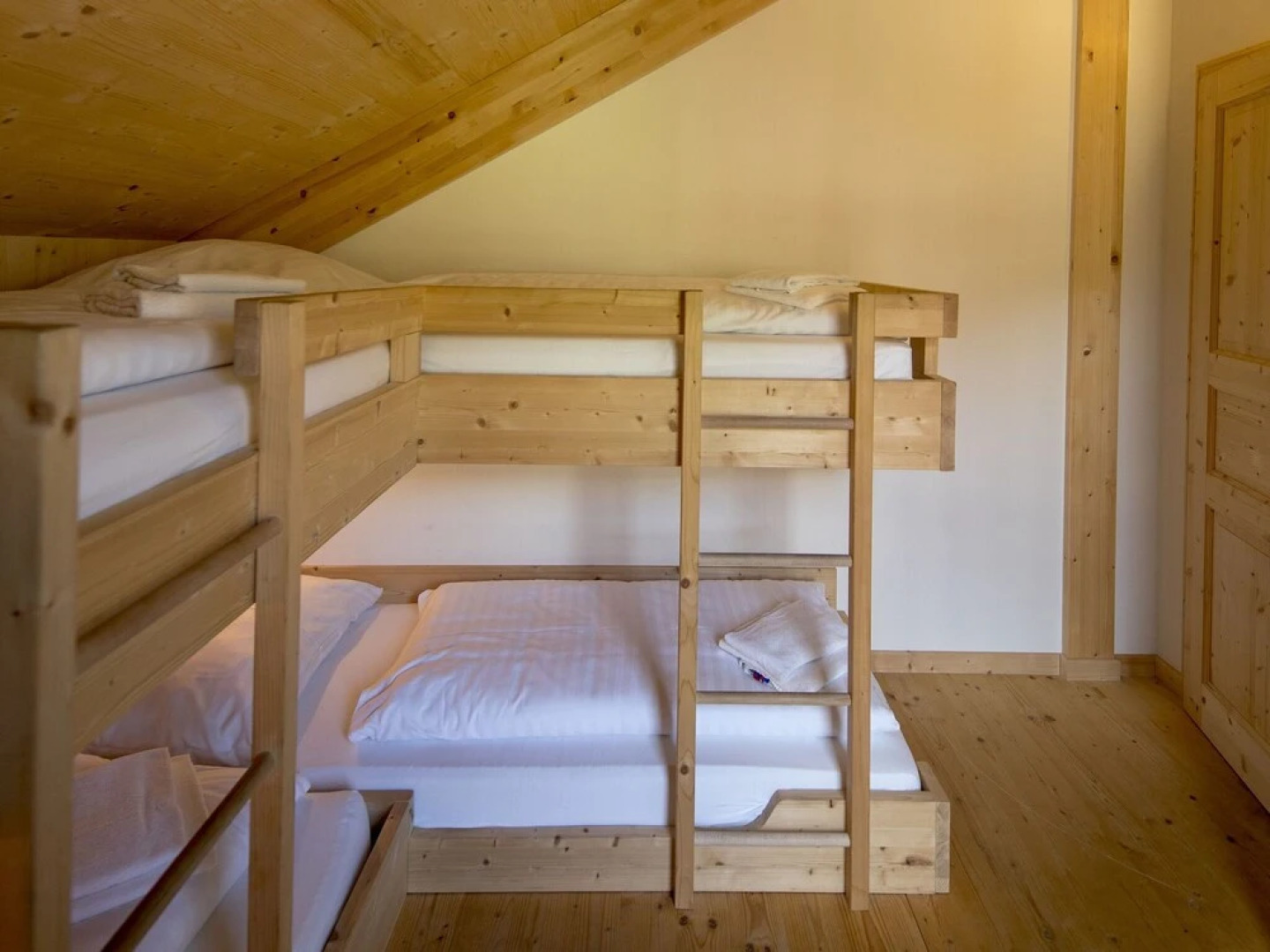 Nice Chalet With hot tub