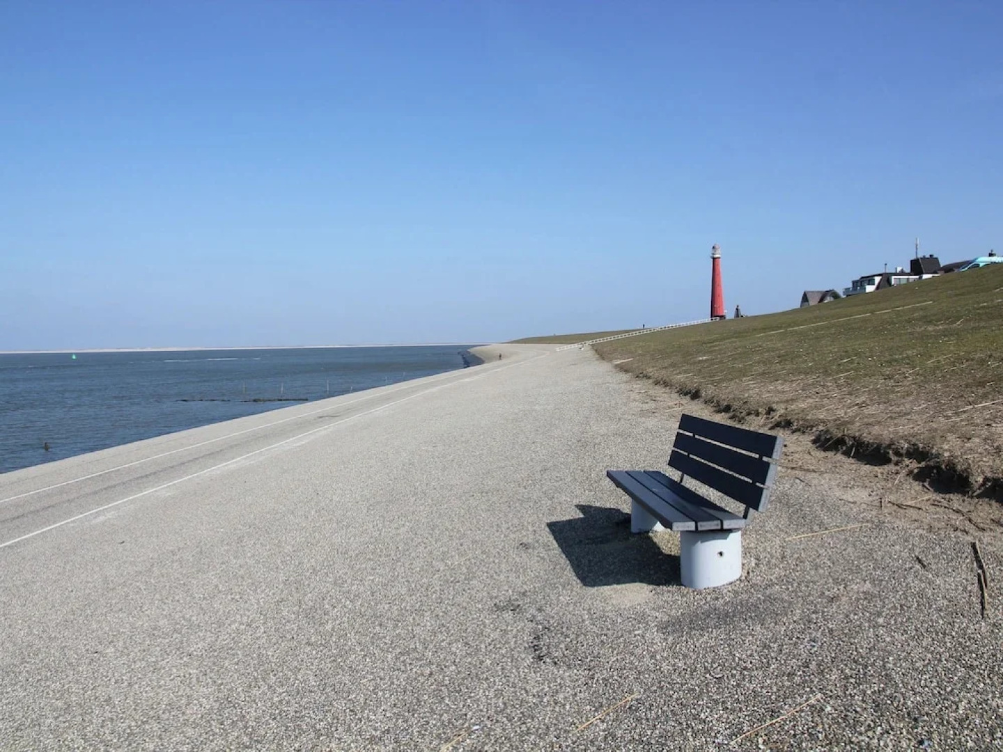 Vintage Holiday Home in Huisduinen near Sea Beach & Center