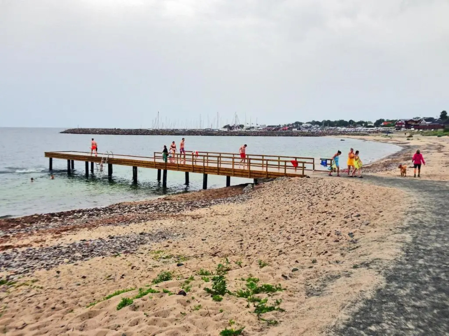 Stuga m havsutsikt & 50m till strand