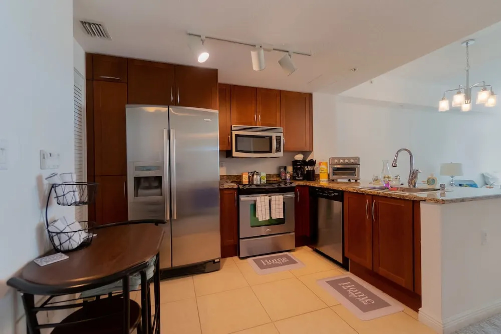 314s Nautical Beach Suite - 2 Beds!, Pools, Jacuzzi, Beach, Shops & Dog Friendly