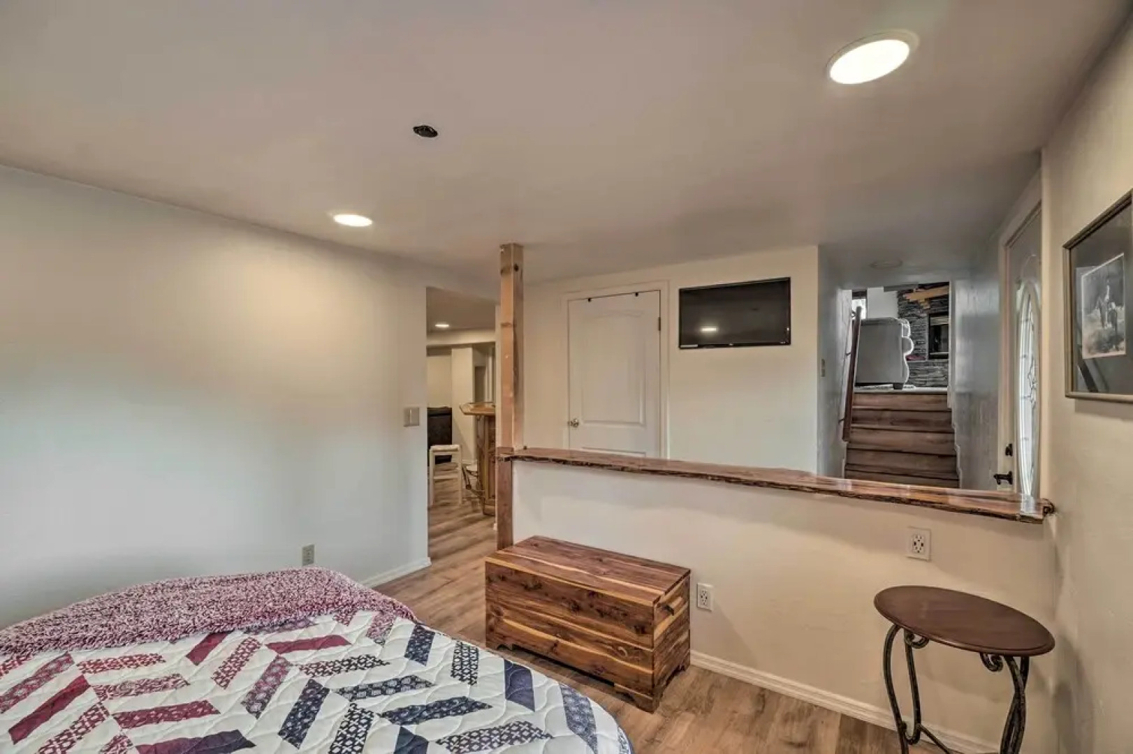 Cozy Pine Retreat w/ Private Hot Tub & Views