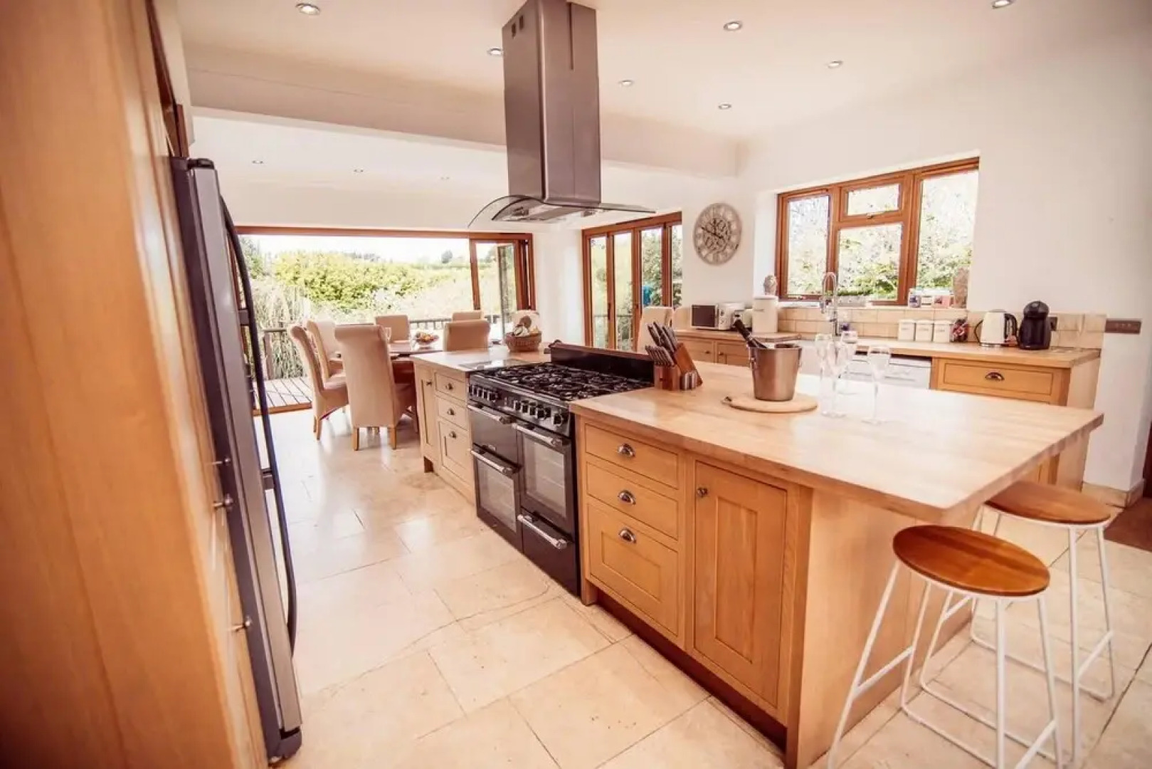 Threeways Retreat With Heated Swimming Pool