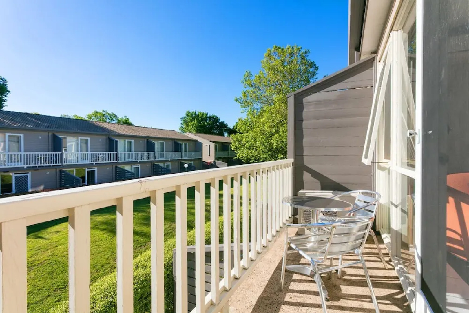 Summer East Serviced Apartments