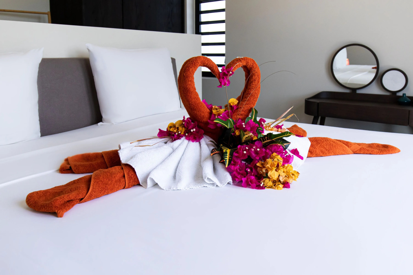 270 Ocean View From Private Infinity Pool - Colourful & Modern Villa