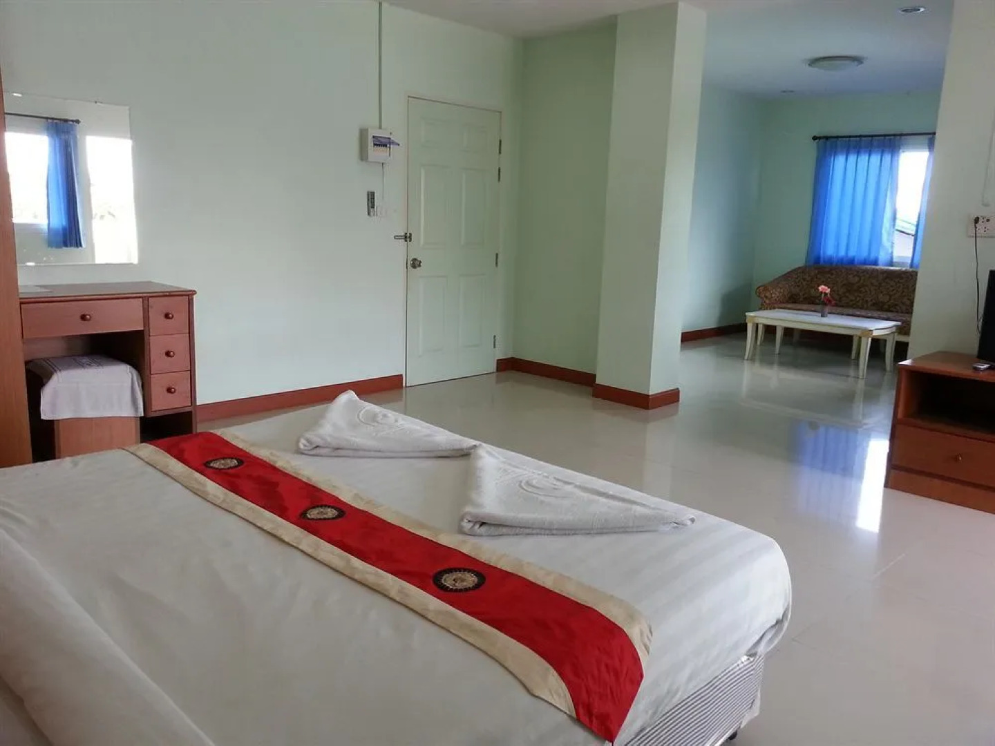 See View Riverside Hotel