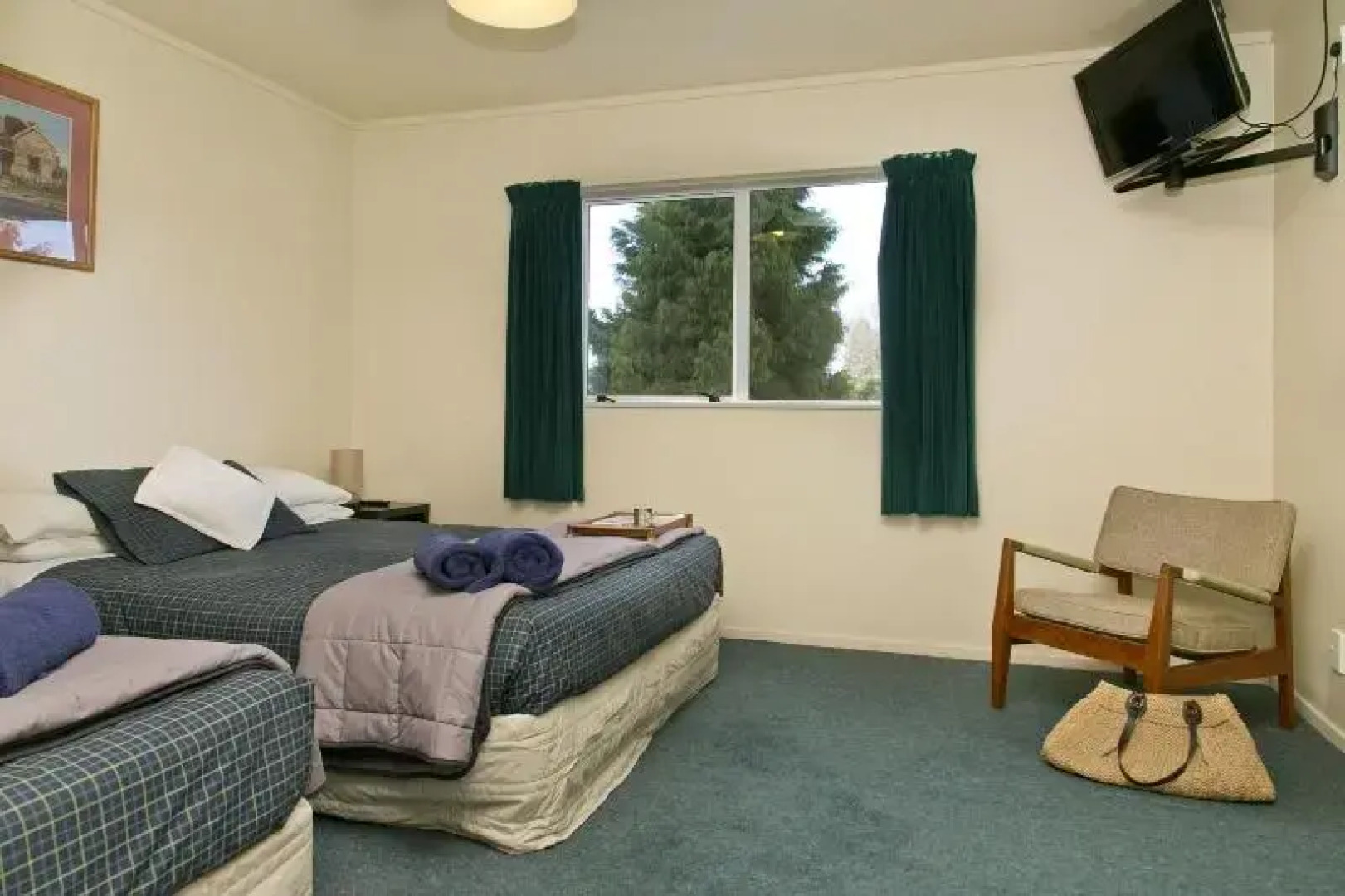 Howards Mountain Lodge