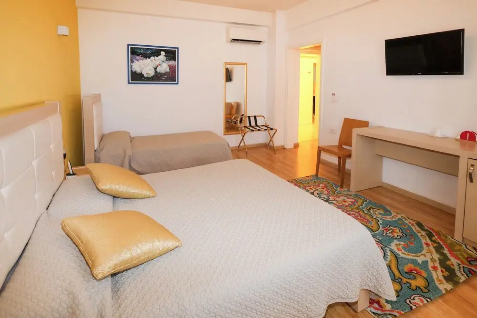 Grand White City Hotel