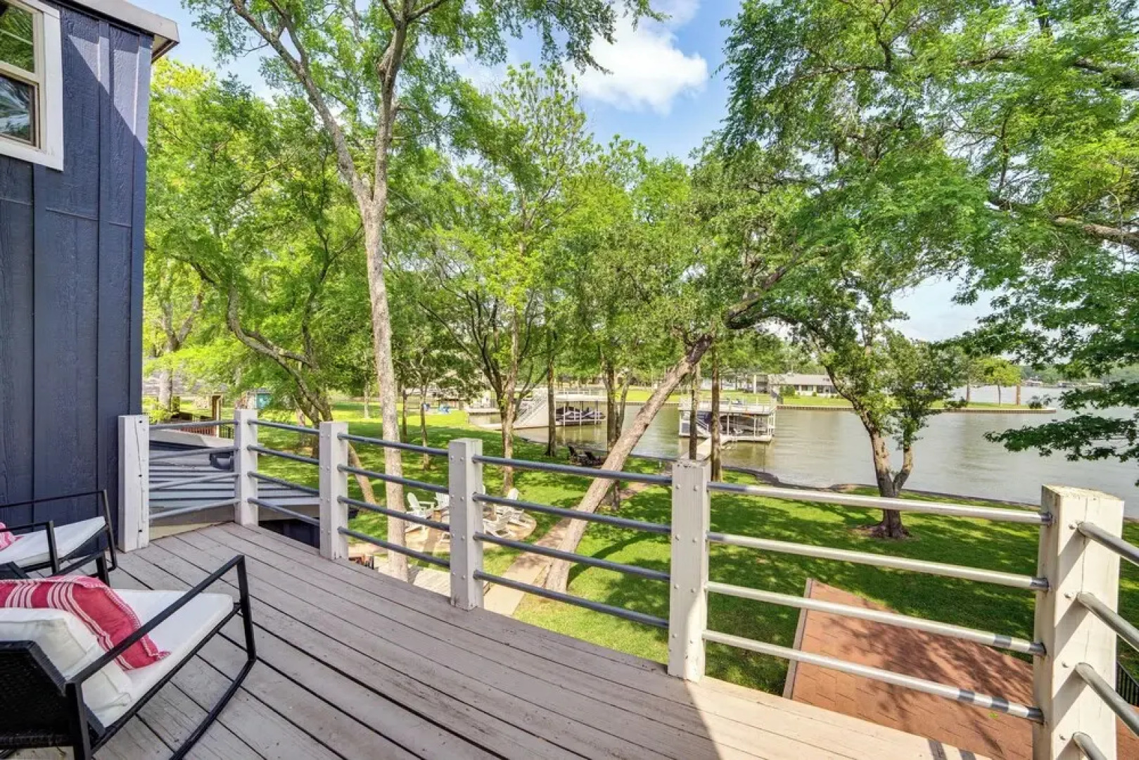 Waterfront Gem on Cedar Creek Lake w/ Deck + Games