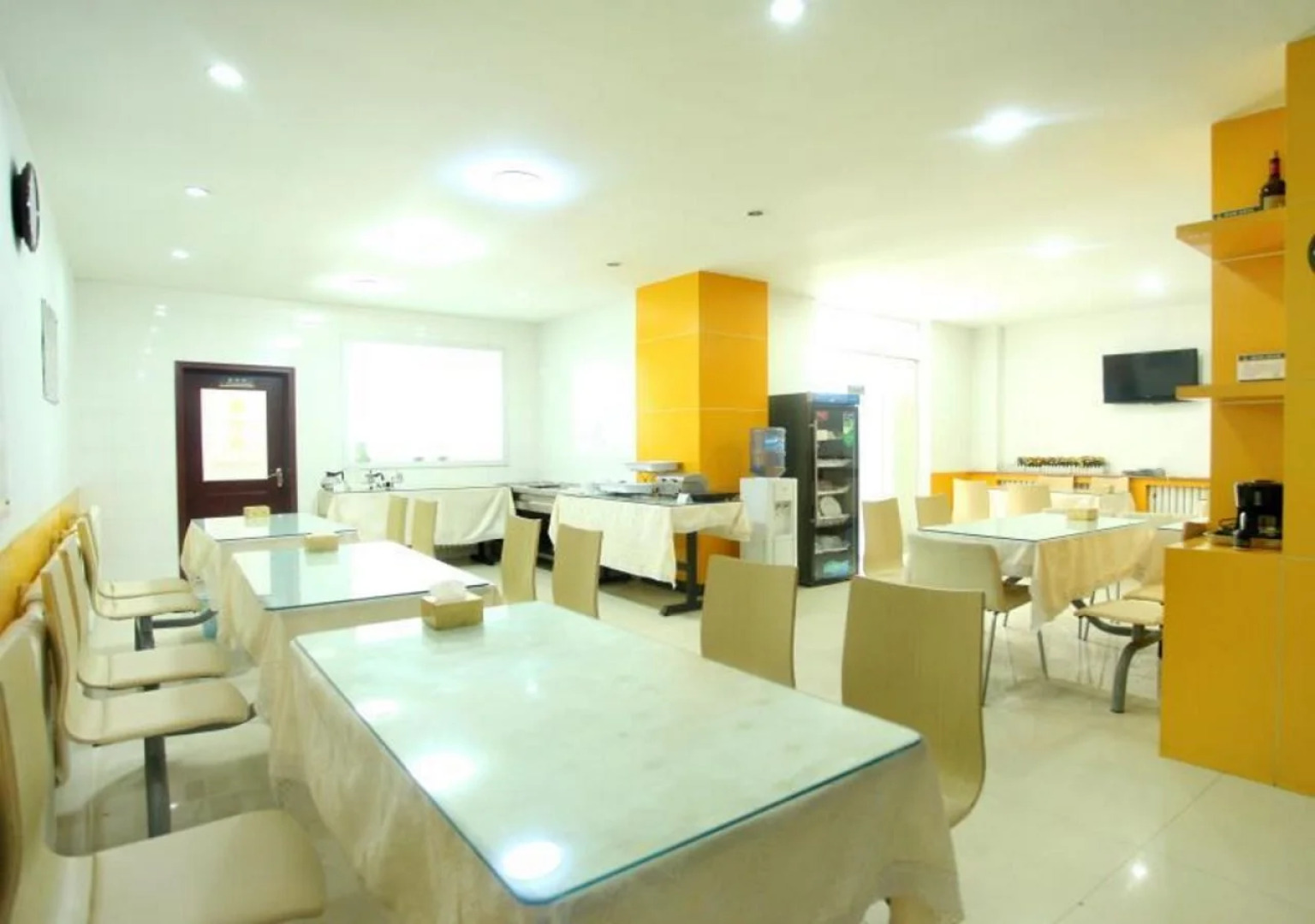 Super 8 Chengde Imperial Summer Resort