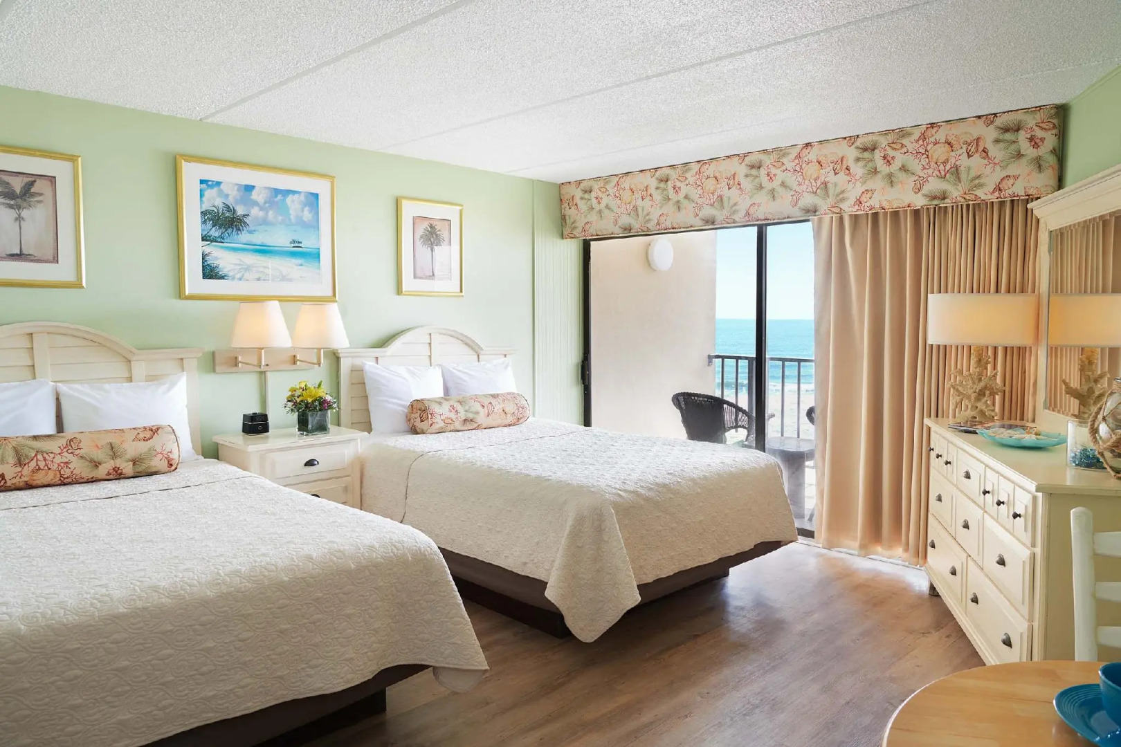 The Oceanfront Litchfield Inn