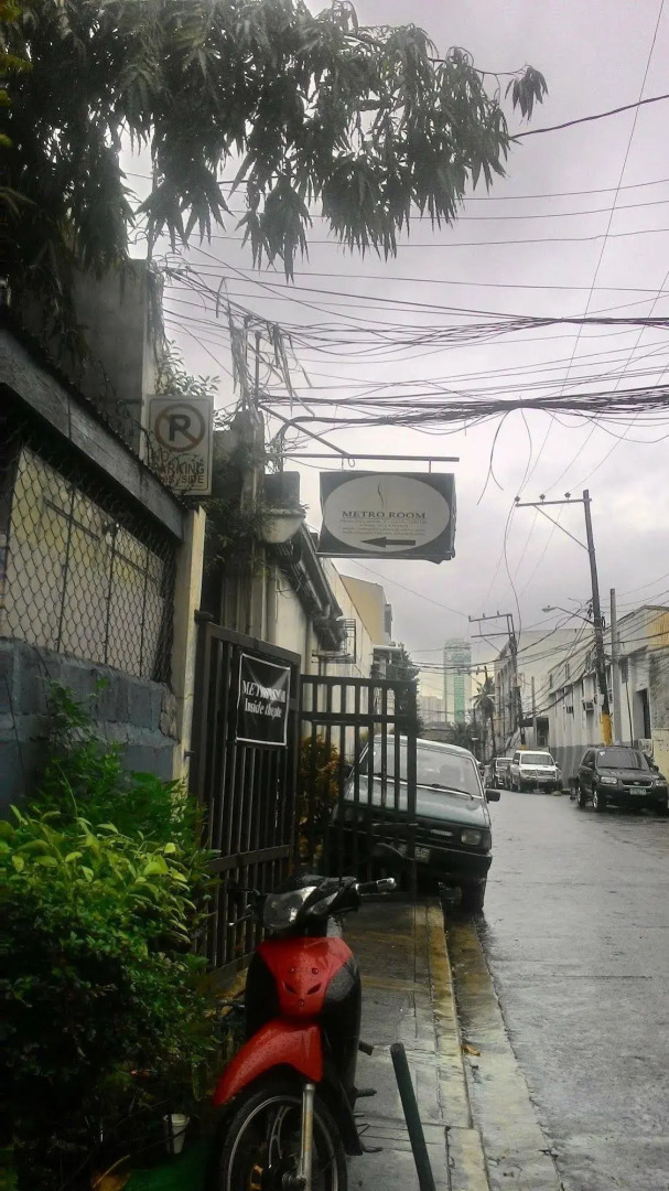 Metro Room Budget Hotel