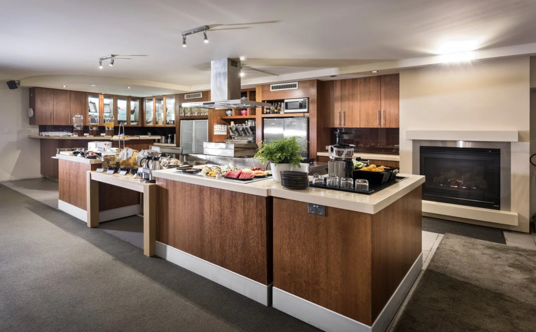 Pier 21 Riverside Apartment Hotel