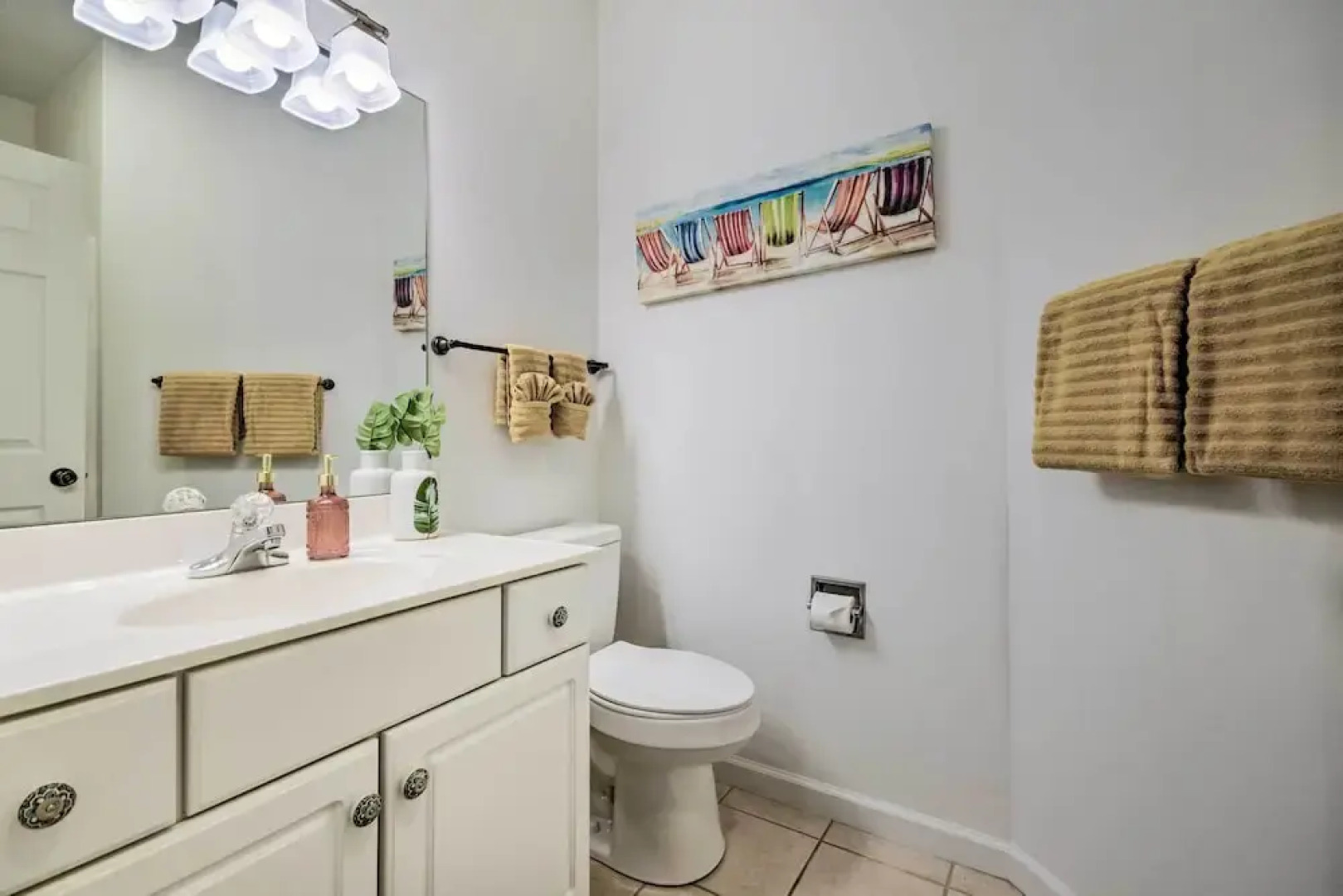 Boat Slip + Pool Access: Lake Ozark Condo!