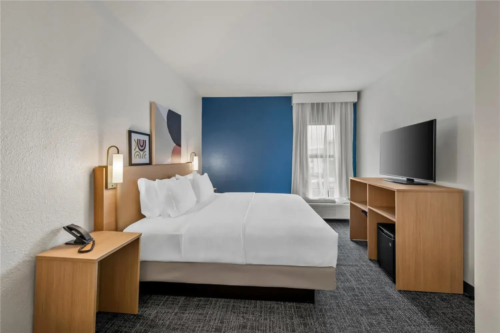 Holiday Inn Express & Suites Fayetteville Nw-Spring Lake