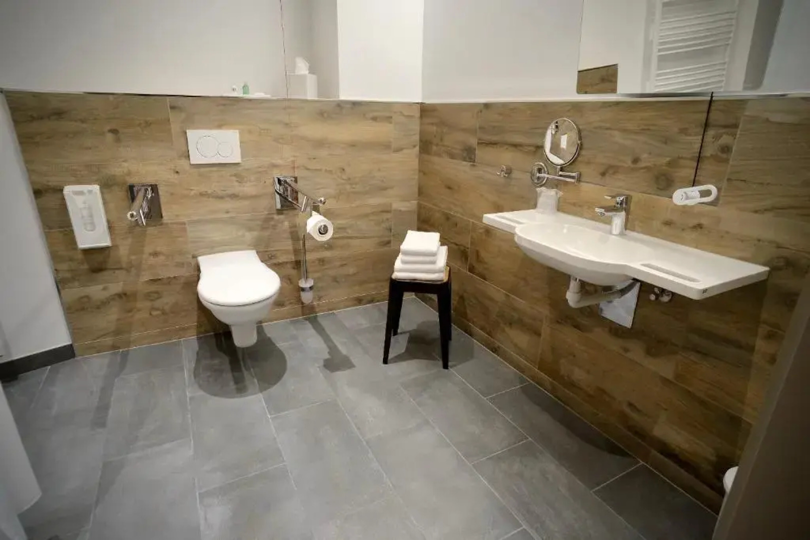 Bahnhof ERZINGEN hotel coffee  & more