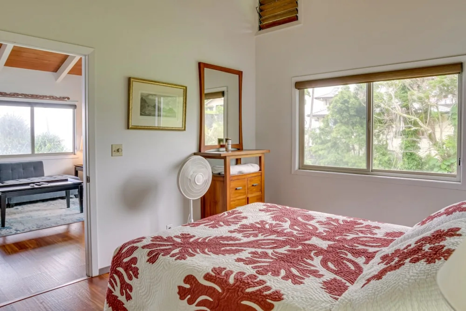 Hilo Home w/ Private Deck + Stunning Ocean Views!