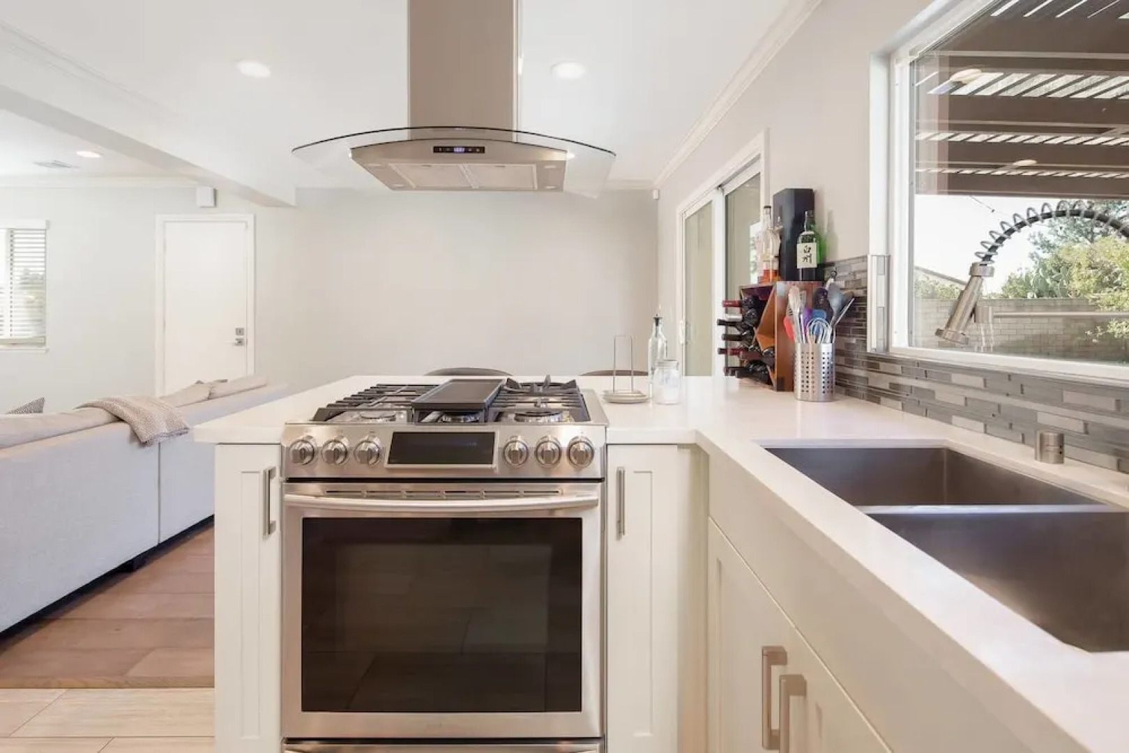 Radiant Estate New Luxury Cali 3 Bd!