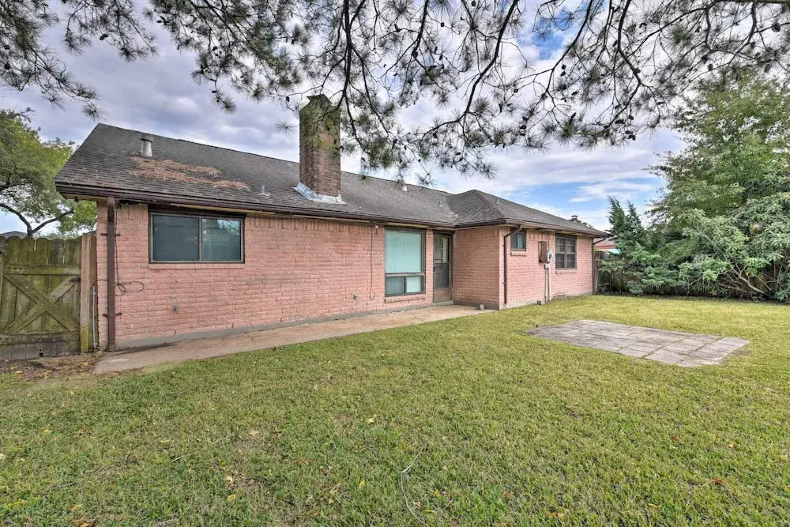 Pet-friendly Missouri City Home w/ Fenced-in Yard!