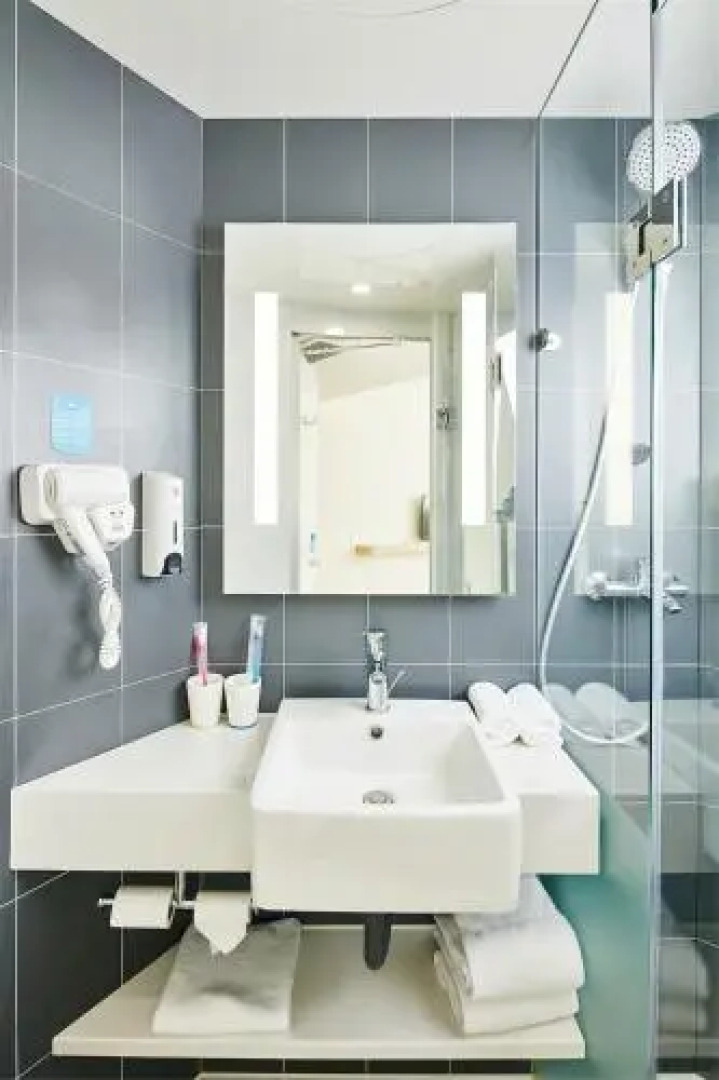 Hanting Express Lvliang Longfeng Avenue