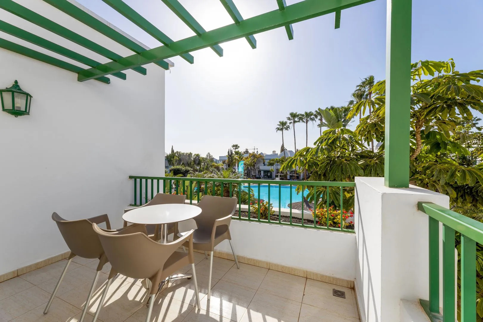 Отель THB Royal