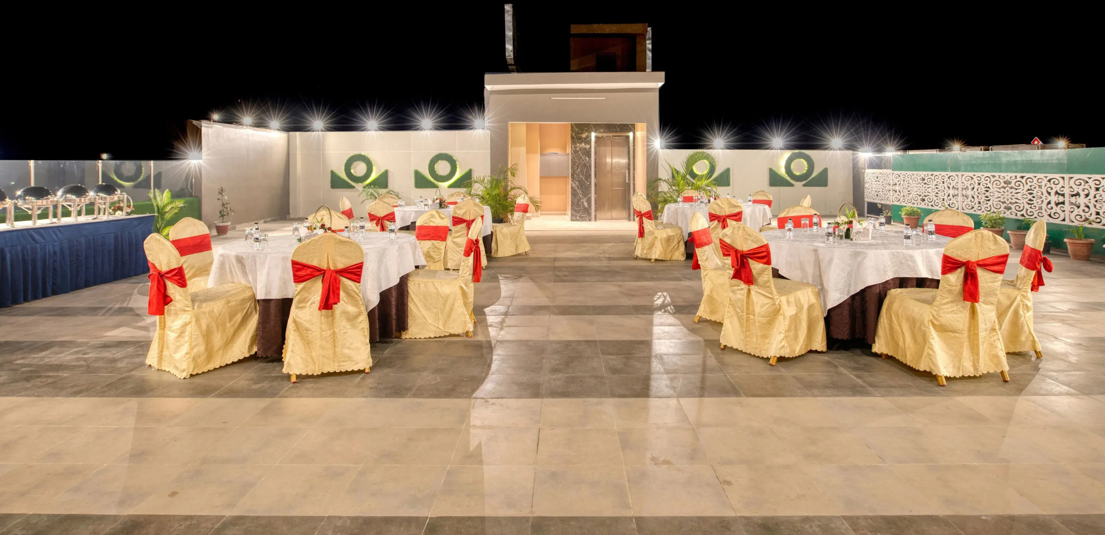 Om Clarks Inn Raebareli