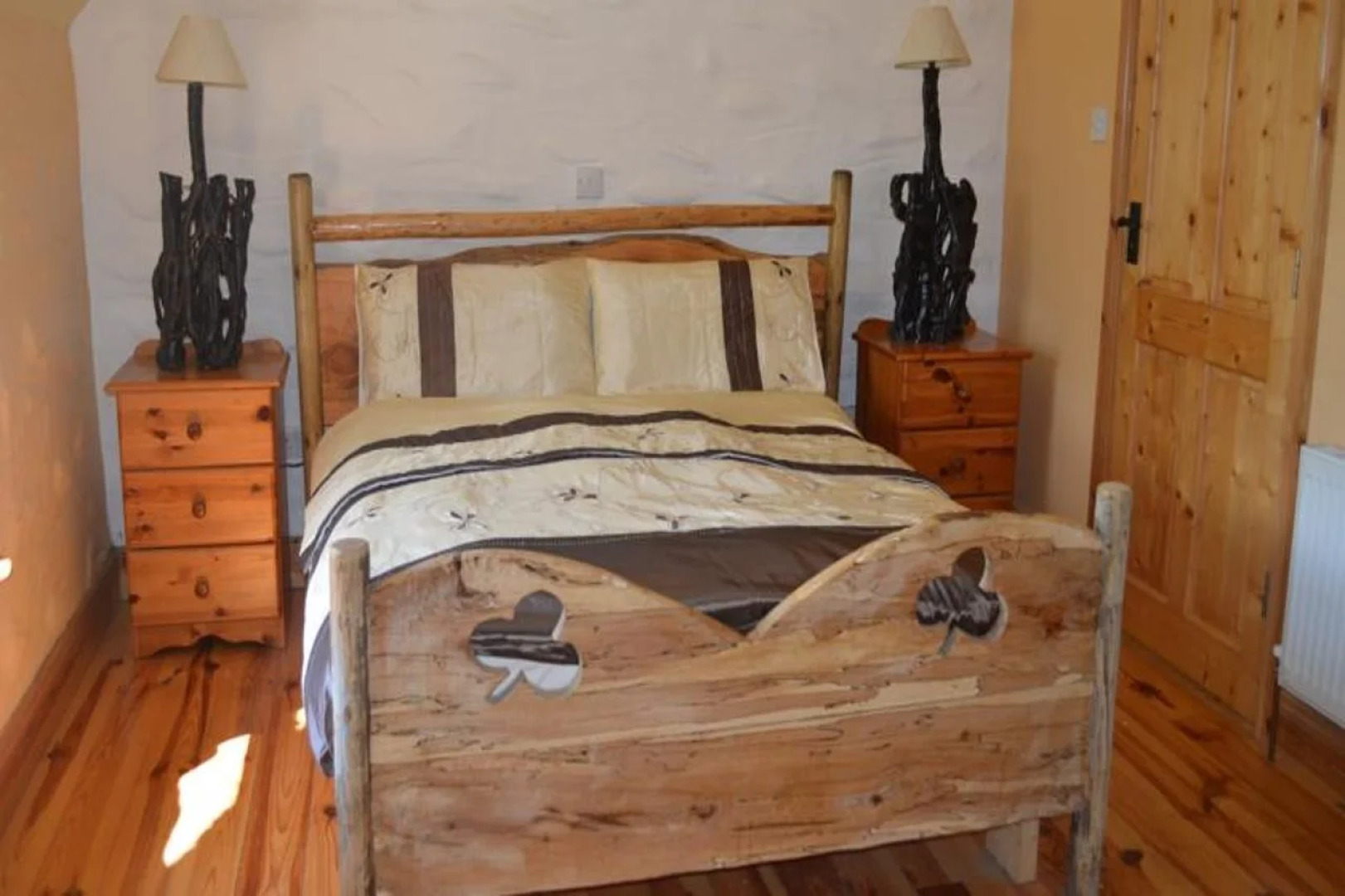 Lissyclearig Thatched Cottage