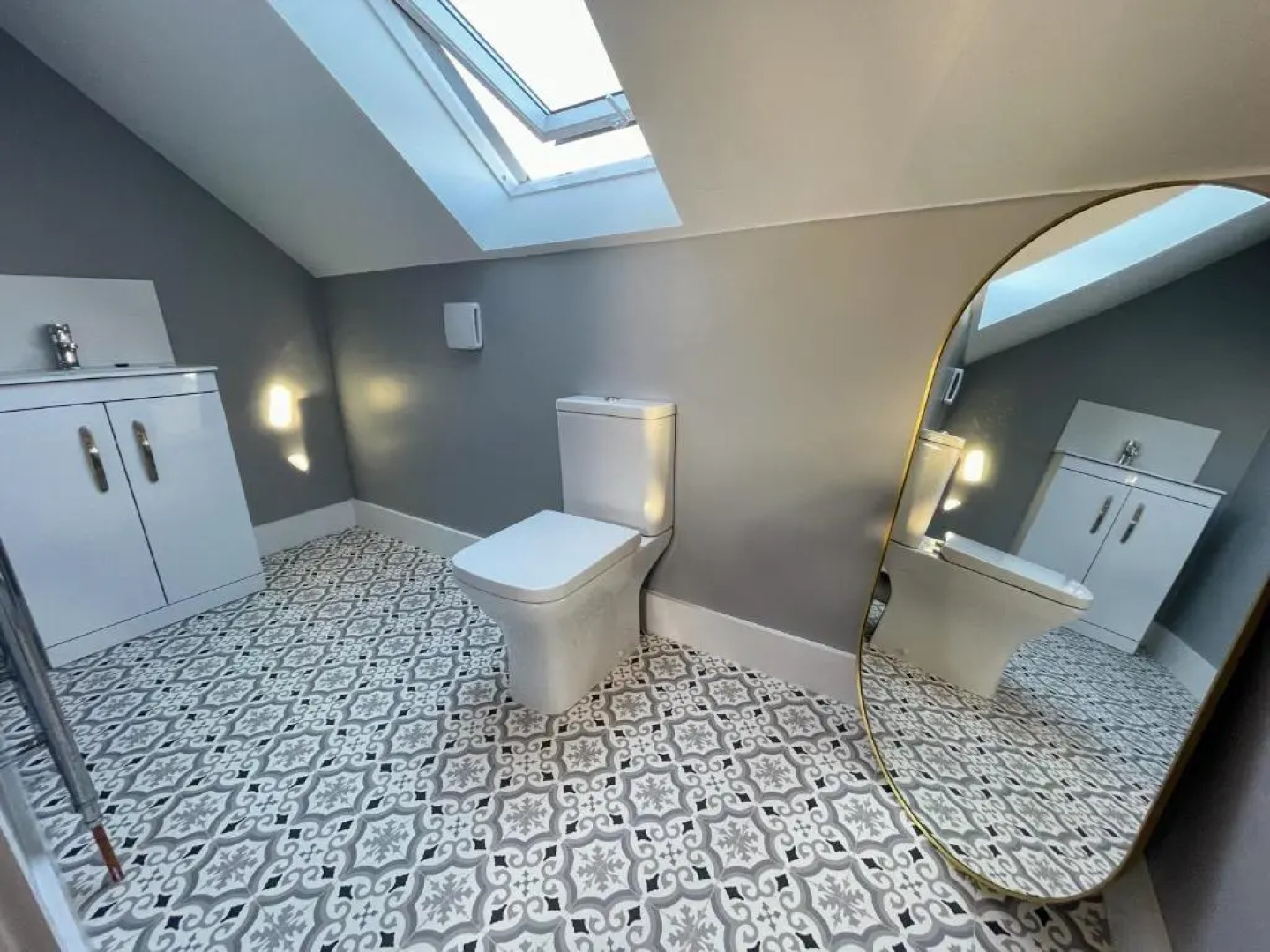 3 Double Bed Luxurious House Near Heathrow Airport