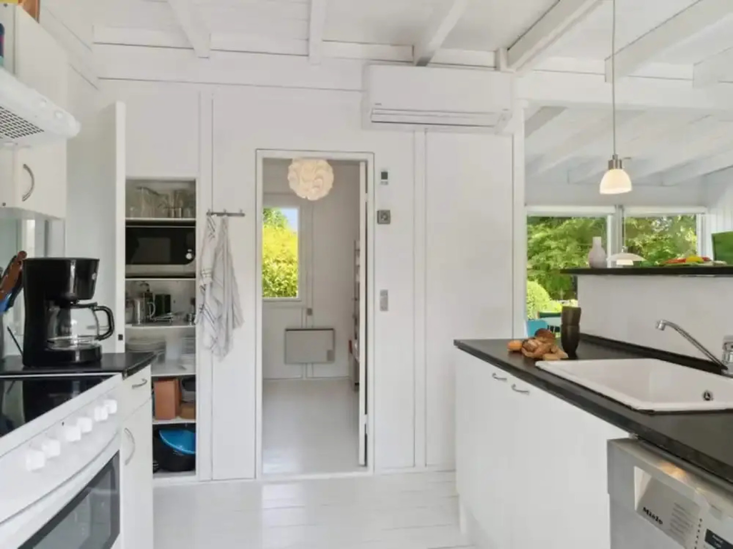 6 Person Holiday Home in Dronningmolle