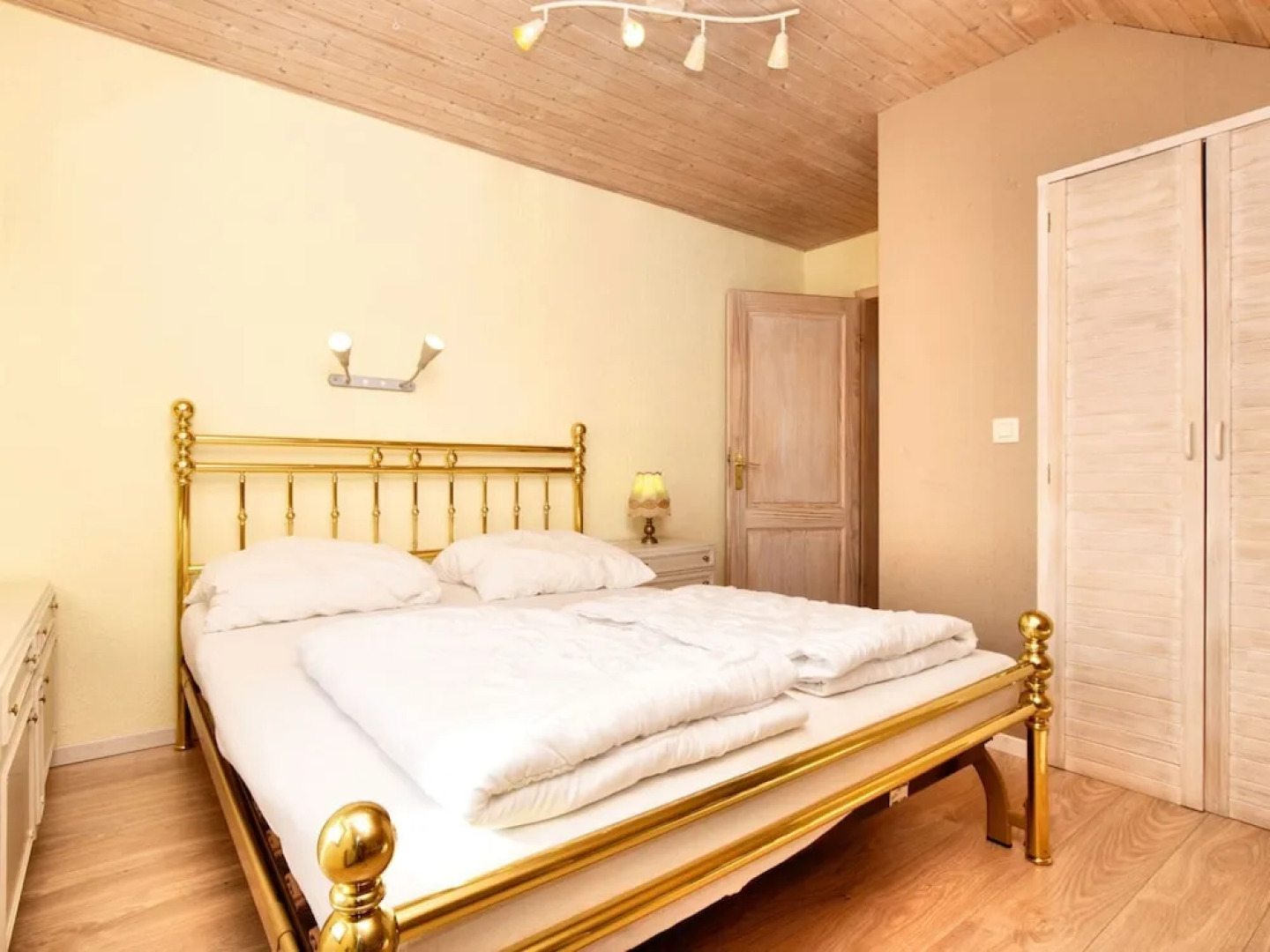 Modern Holiday Home in Schönberg with Hot Tub