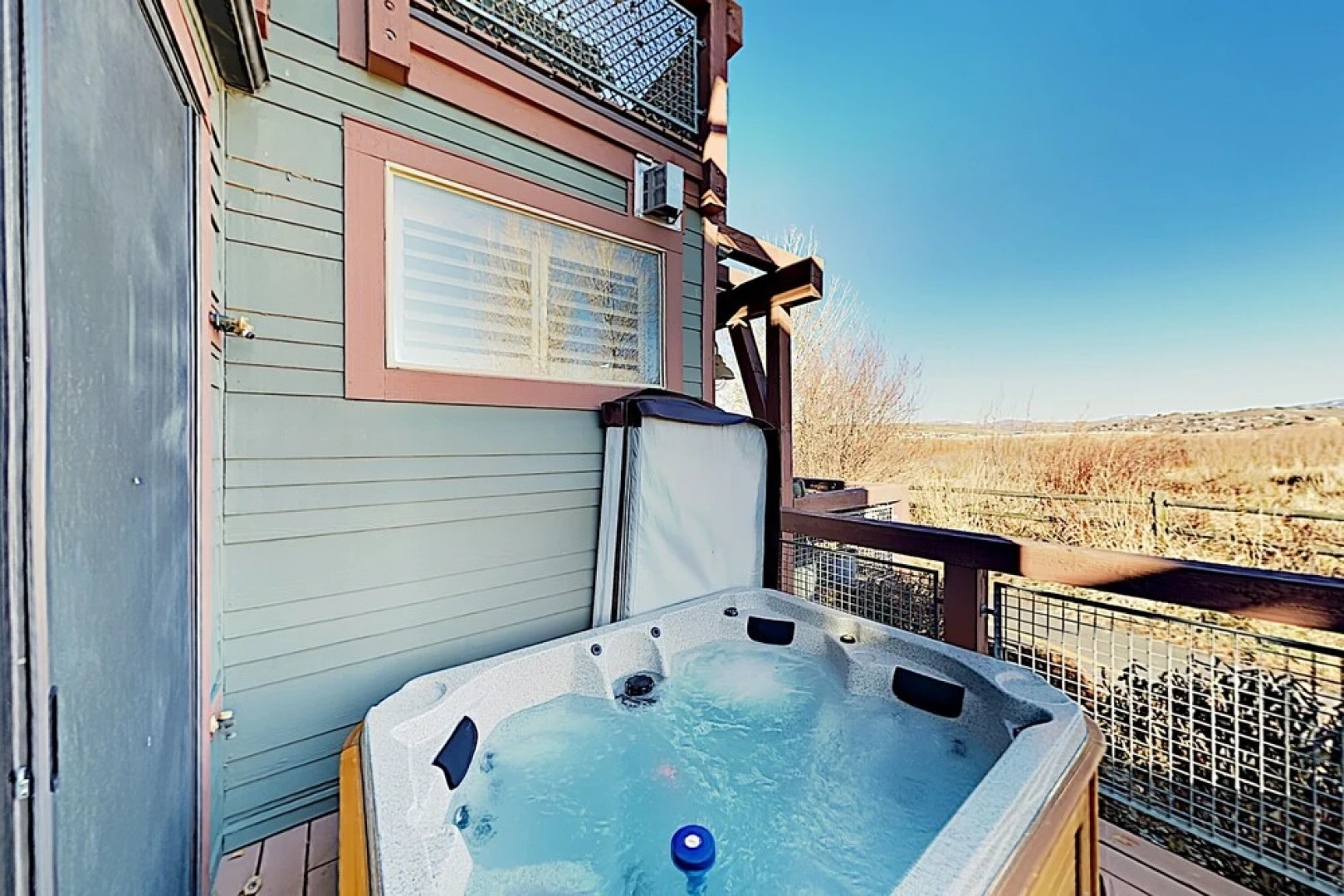 2BR Newpark Townhouse with Hot Tub by RedAwning