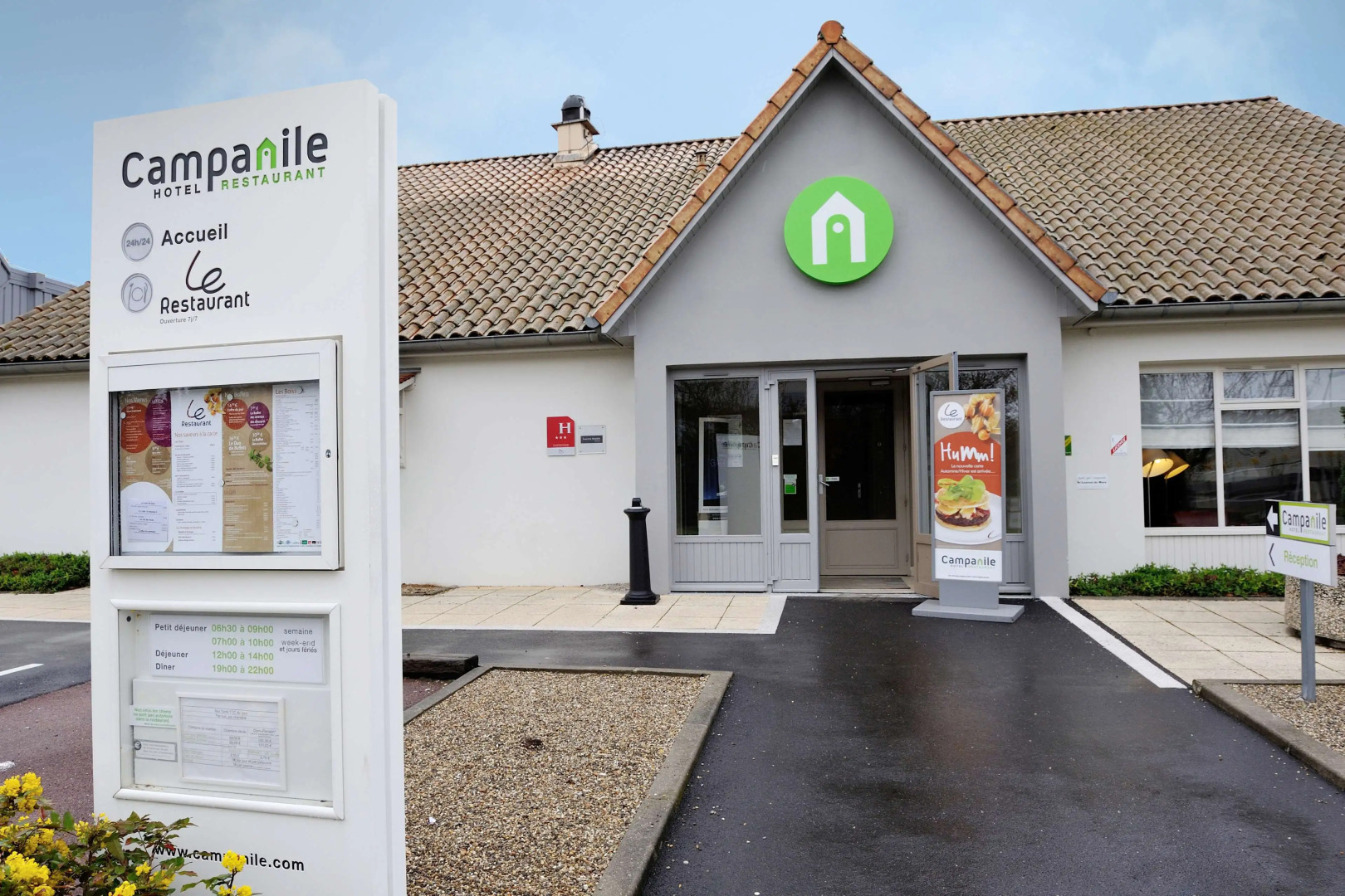 Campanile Lyon Est - Aéroport Saint Exupéry