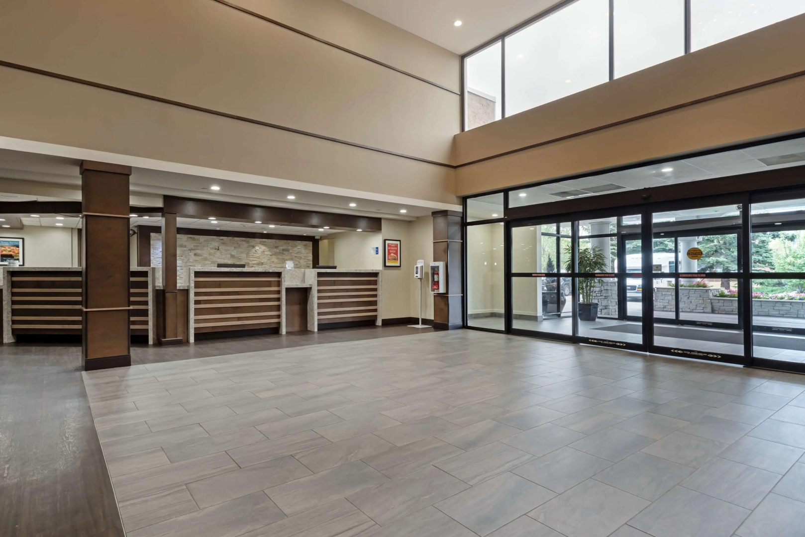 Best Western Plus Port O'Call Hotel