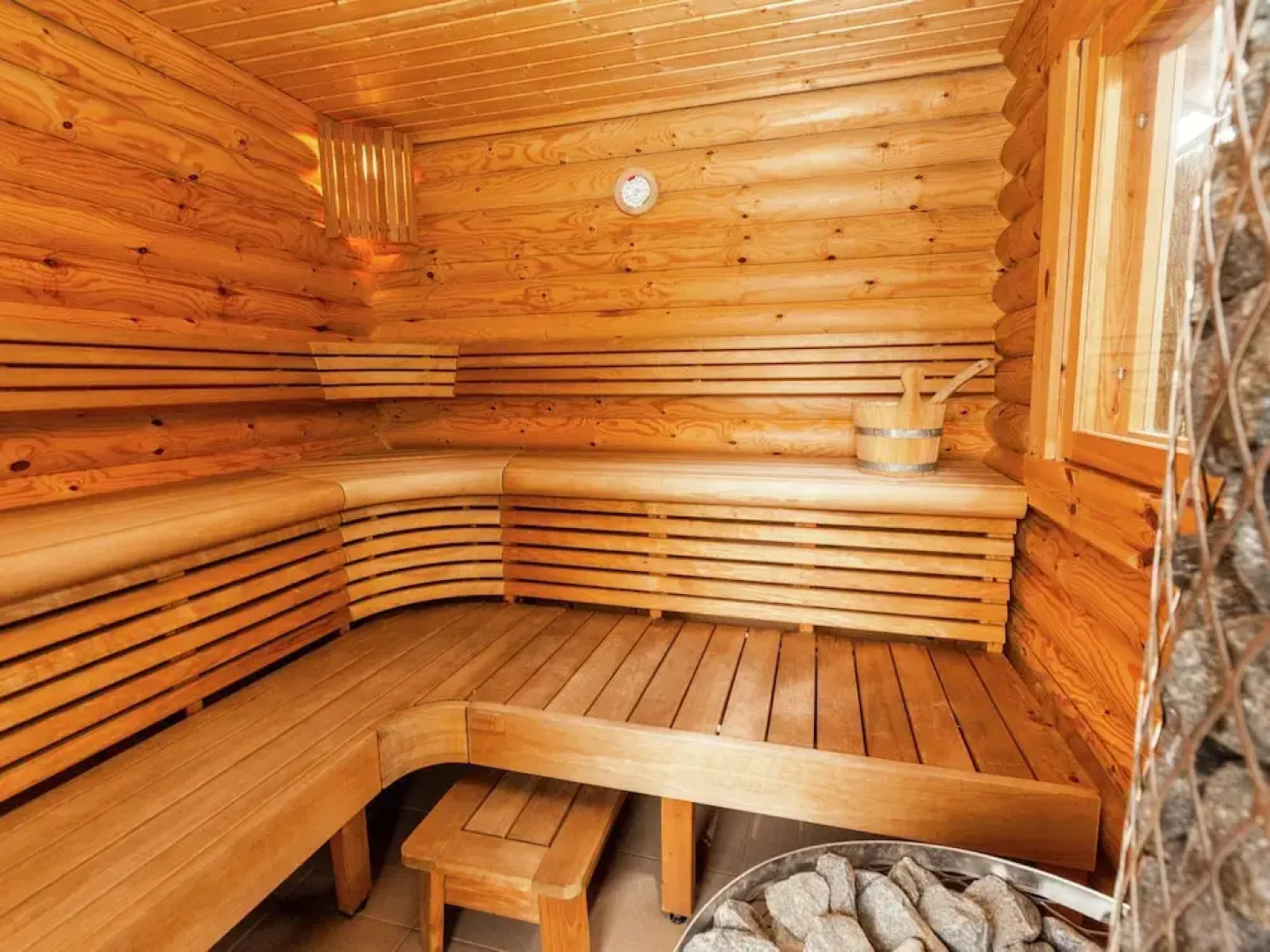 Beautiful Villa with Sauna & Hot Tub in the Region Haspengouw