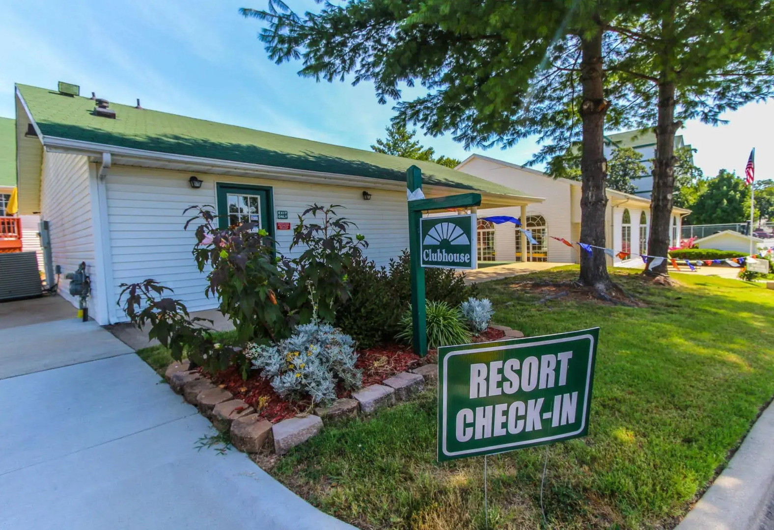 Surrey's Carriage Place Resort