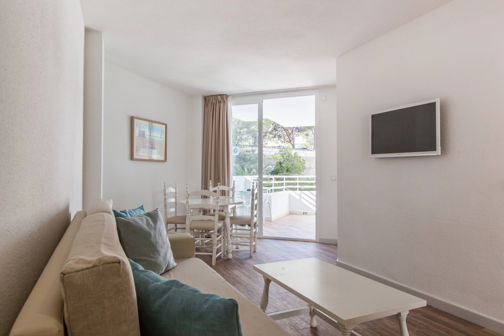 FERGUS Style Cala Blanca Suites